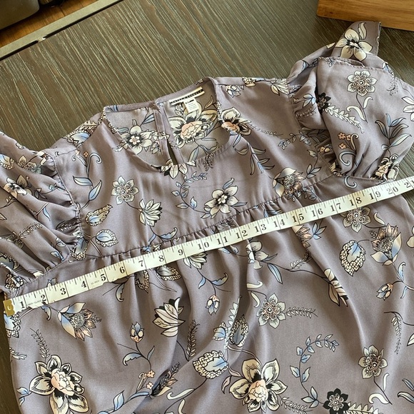 Jules & Leopold ladies blouse in size small. Mauve colour with floral pattern - Picture 7 of 8